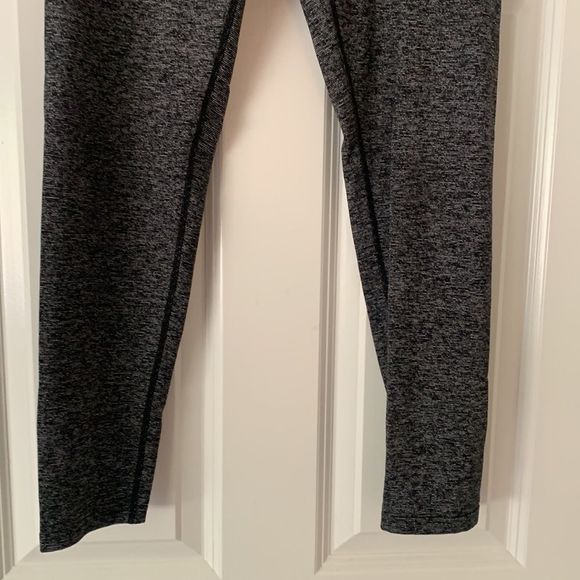 Tuff Athletics Woman’s Black and Gray Leggings size m - Picture 3 of 4
